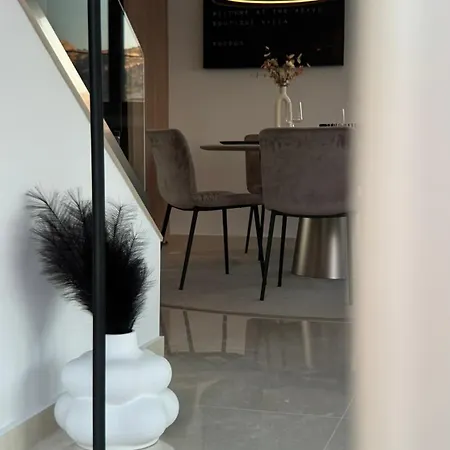 Aryve Boutique Mit Akropolis- Und Meerblick, Infinity-pool Und Designer-interieur