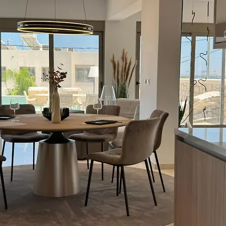 别墅 Aryve Boutique Mit Akropolis- Und Meerblick, Infinity-pool Und Designer-interieur *