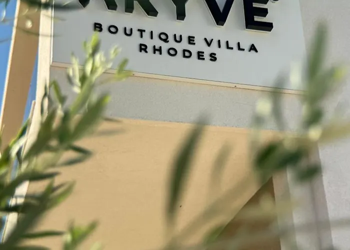 别墅 Aryve Boutique Mit Akropolis- Und Meerblick, Infinity-pool Und Designer-interieur Malona Village