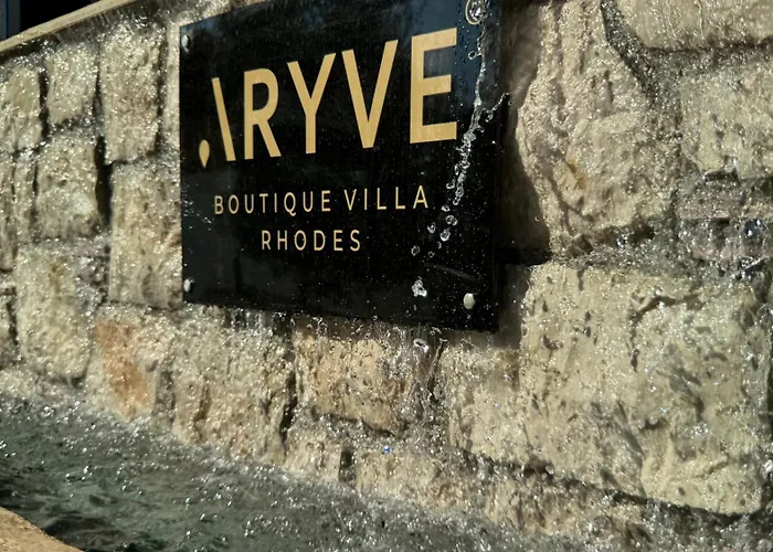 别墅 Aryve Boutique Mit Akropolis- Und Meerblick, Infinity-pool Und Designer-interieur Malona Village