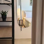 Villa Aryve Boutique Mit Akropolis- Und Meerblick, Infinity-pool Und Designer-interieur Malona Village