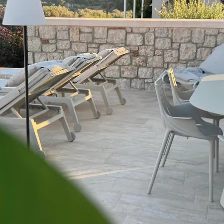 Aryve Boutique Mit Akropolis- Und Meerblick, Infinity-pool Und Designer-interieur Вилла