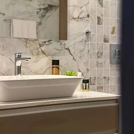 Aryve Boutique Mit Akropolis- Und Meerblick, Infinity-pool Und Designer-interieur Βίλα Μάλονα Village