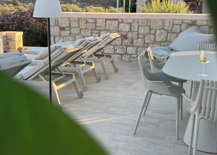 Aryve Boutique Mit Akropolis- Und Meerblick, Infinity-pool Und Designer-interieur Villa